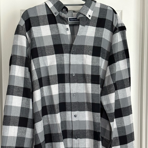 Button down - Picture 1 of 2